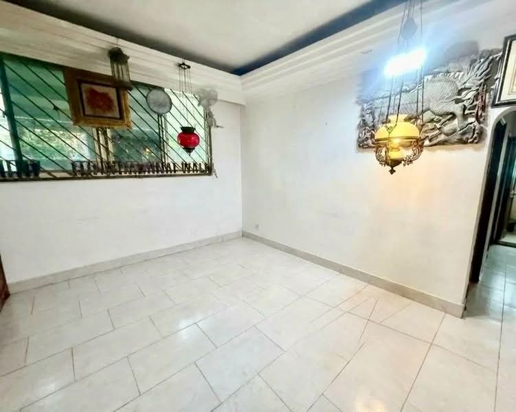 203 Petir Road, 203 Petir Road, 3 Bedrooms, 1,119 sqft, HDB Flat For Sale, by Lorraine Lum, 500155623 - Living Room - PropertyGuru.com.sg