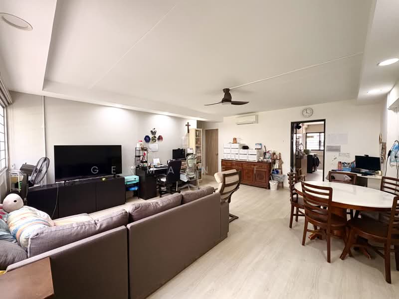 885 Tampines Street 83, 885 Tampines Street 83, 3 Bedrooms, 1,108 sqft, HDB Flat For Sale, by Germaine Tan, 500155633 - Living Room - PropertyGuru.com.sg