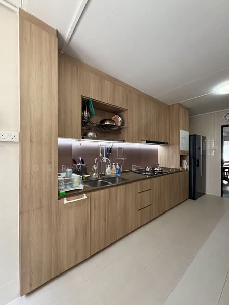 885 Tampines Street 83, 885 Tampines Street 83, 3 Bedrooms, 1,108 sqft, HDB Flat For Sale, by Germaine Tan, 500155633 - Kitchen - PropertyGuru.com.sg