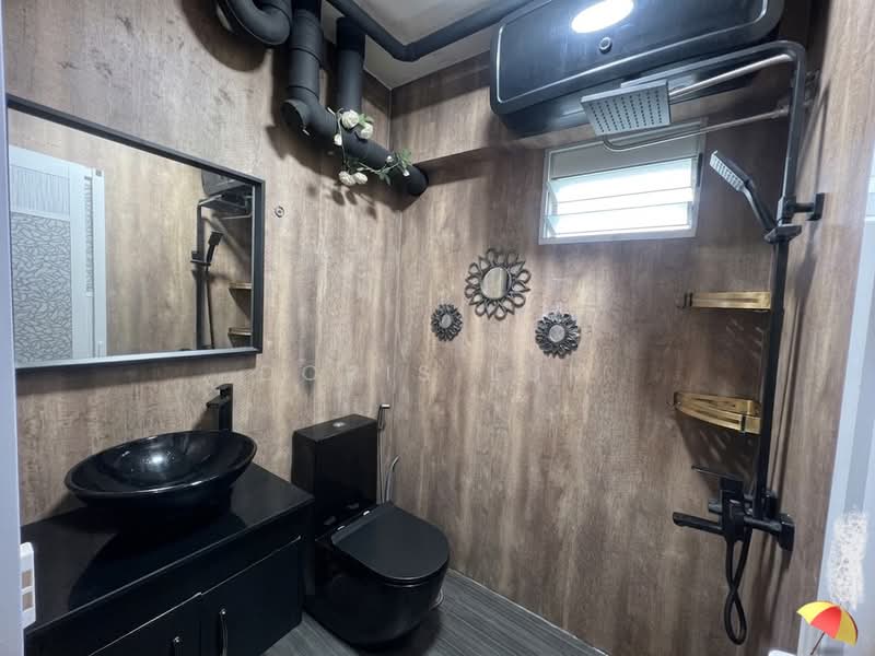 211D Punggol Walk, 211D Punggol Walk, 2 Bedrooms, 721 sqft, HDB Flat For Sale, by Doris Lum, 500155634 - Bathroom - PropertyGuru.com.sg