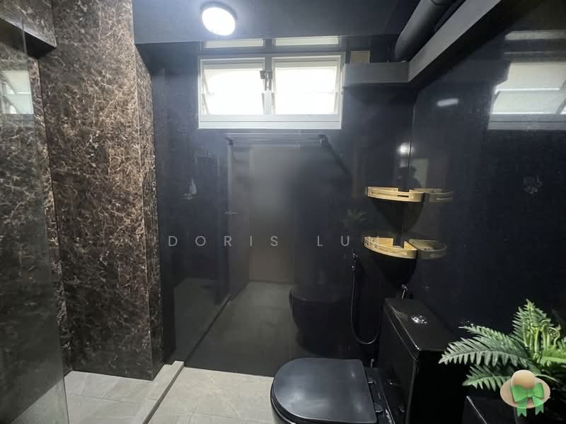 211D Punggol Walk, 211D Punggol Walk, 2 Bedrooms, 721 sqft, HDB Flat For Sale, by Doris Lum, 500155634 - Bathroom - PropertyGuru.com.sg