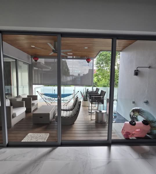 SUNDRIGDGE PARK BUNGALOW, SUNDRIDGE PARK, 7 Bedrooms, 13,500 sqft, Detached House For Sale, by Dan Lim, 500155639 - Balcony - PropertyGuru.com.sg