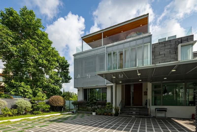 SUNDRIGDGE PARK BUNGALOW, SUNDRIDGE PARK, 7 Bedrooms, 13,500 sqft, Detached House For Sale, by Dan Lim, 500155639 - Exterior - PropertyGuru.com.sg