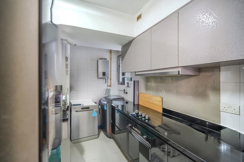 138A Lorong 1A Toa Payoh, 138A Lorong 1A Toa Payoh, Balestier / Toa Payoh, 3 Bedrooms, 1,216 sqft, HDB Flat For Sale, by Diana Yow, 500155643 - Kitchen - PropertyGuru.com.sg
