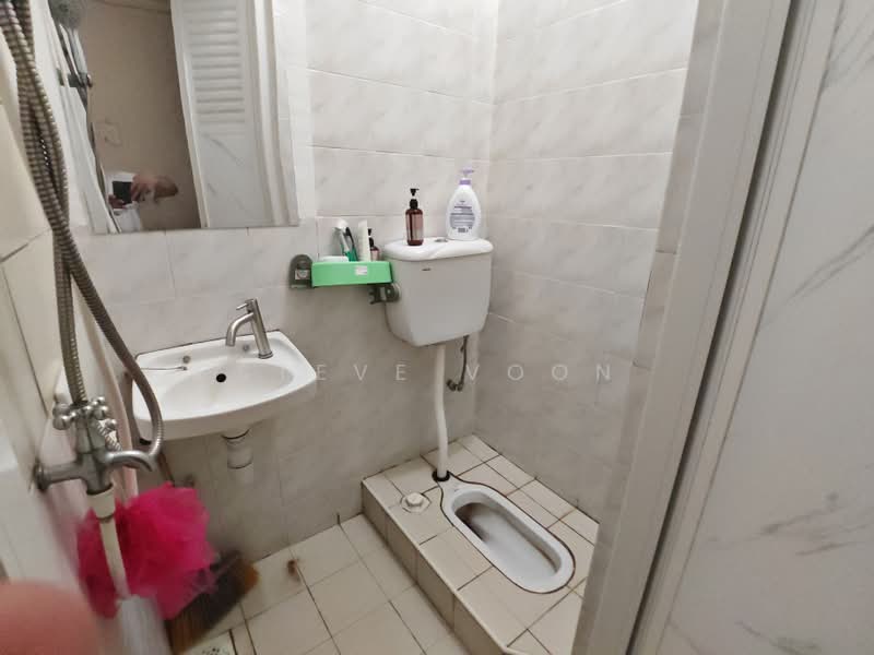 Simsville, 8 Geylang East Avenue 2, Room Rental, 200 sqft, Condominium For Rent, by Steve Voon, 500155651 - Bathroom - PropertyGuru.com.sg