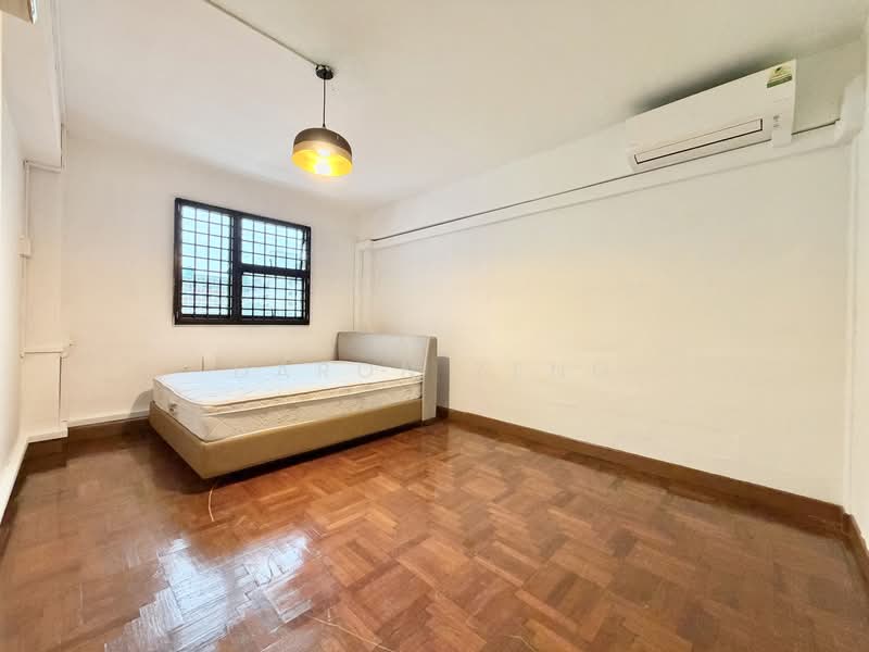 66 Lorong 4 Toa Payoh, 66 Lorong 4 Toa Payoh, 2 Bedrooms, 689 sqft, HDB Flat For Sale, by Daron Zeng, 500155653 - Bedroom - PropertyGuru.com.sg