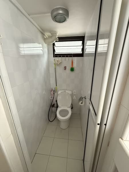 63 Kallang Bahru, 63 Kallang Bahru, 2 Bedrooms, 635 sqft, HDB Flat For Rent, by Patricia Chia, 500155654 - Bathroom - PropertyGuru.com.sg