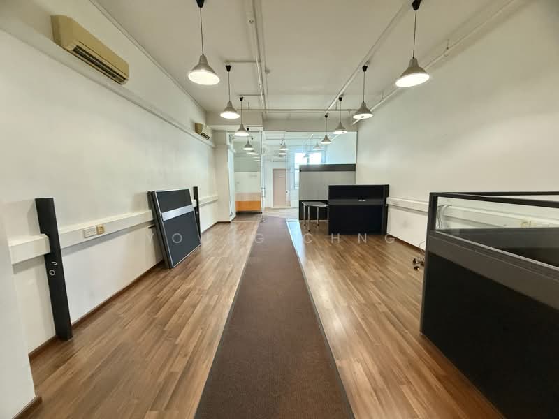 Tradehub 21, 18 Boon Lay Way, 1,055 sqft, Light Industrial (B1) For Rent, by Young Chng, 500155670 - Interior - CommercialGuru.com.sg