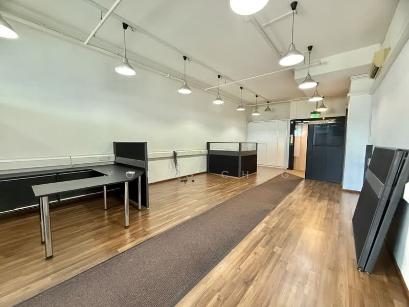 Tradehub 21, 18 Boon Lay Way, 1,055 sqft, Light Industrial (B1) For Rent, by Young Chng, 500155670 - Interior - CommercialGuru.com.sg
