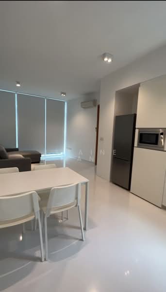 76 Shenton, 76 Shenton Way, 1 Bedroom, 529 sqft, Apartment For Rent, by Jeraine Tan, 500155676 - Living Room - PropertyGuru.com.sg