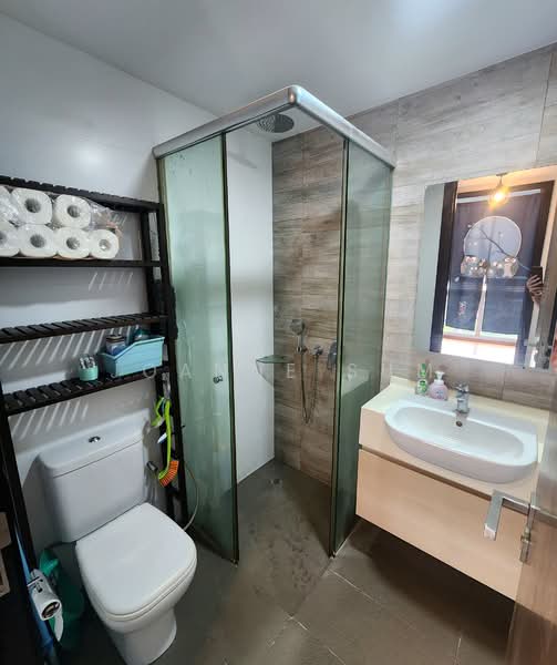 Hills TwoOne, 21 Hillview Terrace, 3 Bedrooms, 797 sqft, Apartment For Rent, by Joanne Sum, 500155680 - Bathroom - PropertyGuru.com.sg