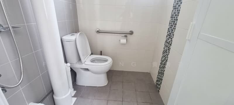 39 Bedok South Road, 39 Bedok South Road, 2 Bedrooms, 721 sqft, HDB Flat For Sale, by Fern Wong 黄秀芬, 500155691 - Bathroom - PropertyGuru.com.sg