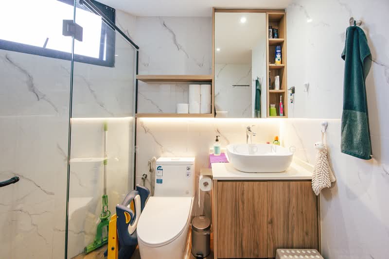 Flame Tree Park, 1 Sin Ming Avenue, 4 Bedrooms, 1,765 sqft, Condominium For Rent, by Patricia Kong, 500155700 - Common Bathroom - PropertyGuru.com.sg