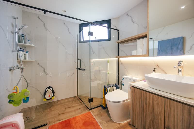 Flame Tree Park, 1 Sin Ming Avenue, 4 Bedrooms, 1,765 sqft, Condominium For Rent, by Patricia Kong, 500155700 - Common Bathroom - PropertyGuru.com.sg