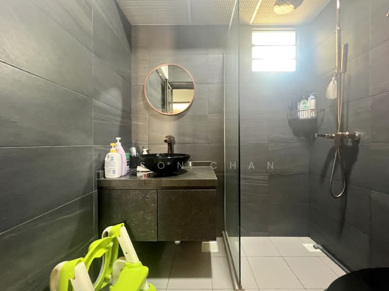 464A Bukit Batok West Avenue 8, 464A Bukit Batok West Avenue 8, 3 Bedrooms, 1,216 sqft, HDB Flat For Sale, by Jason Chan, 500155710 - Bathroom - PropertyGuru.com.sg