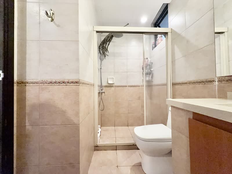 Regent Heights, 50 Bukit Batok East Avenue 5, 3 Bedrooms, 1,163 sqft, Condominium For Sale, by Syahir ., 500155712 - Bathroom - PropertyGuru.com.sg