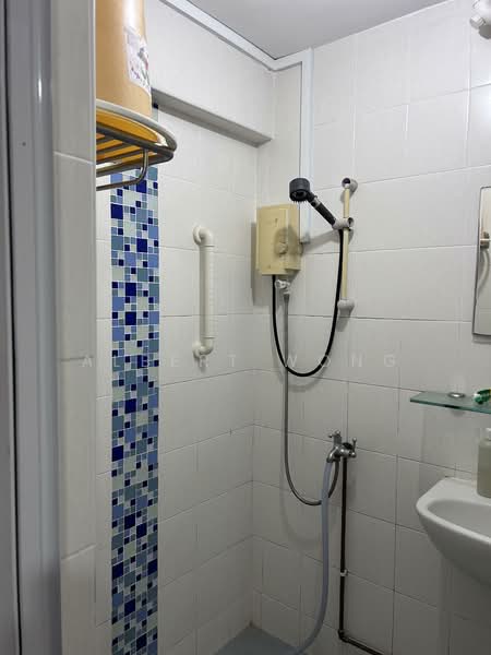 183 Bishan Street 13, 183 Bishan Street 13, Room Rental, 120 sqft, HDB Flat For Rent, by Albert Wong, 500155716 - Bathroom - PropertyGuru.com.sg