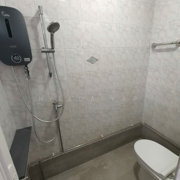 48 Sims Place, 48 Sims Place, 3 Bedrooms, 750 sqft, HDB Flat For Rent, by Hillda Yap ヒルダー, 500155739 - Bathroom - PropertyGuru.com.sg
