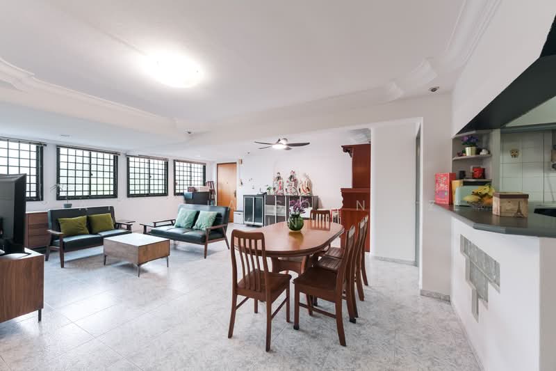 291 Yishun Street 22, 291 Yishun Street 22, 5 Bedrooms, 1,776 sqft, HDB Flat For Sale, by Athalia Soon Sze Yin, 500155740 - Living Room - PropertyGuru.com.sg