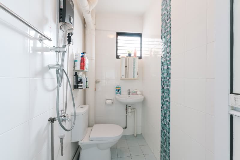 291 Yishun Street 22, 291 Yishun Street 22, 5 Bedrooms, 1,776 sqft, HDB Flat For Sale, by Athalia Soon Sze Yin, 500155740 - Bathroom - PropertyGuru.com.sg