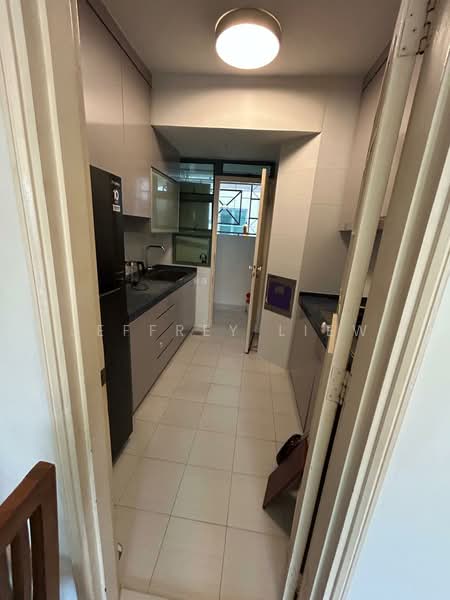 West Bay Condo, 50 West Coast Crescent, 2 Bedrooms, 830 sqft, Condominium For Rent, by Jeffrey Liew, 500155765 - Kitchen - PropertyGuru.com.sg