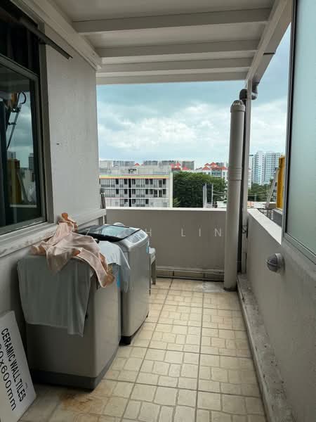 Ever Lodge, 685 Geylang Road, 2 Bedrooms, 1,050 sqft, Apartment For Rent, by Zach Lin, 500155790 - Balcony - PropertyGuru.com.sg