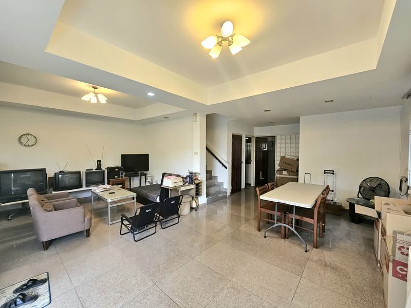 Eng Kong Garden, Eng Kong Garden, 4 Bedrooms, 2,500 sqft, Semi-Detached House For Rent, by Ritchie Li, 500155822 - Living Room - PropertyGuru.com.sg