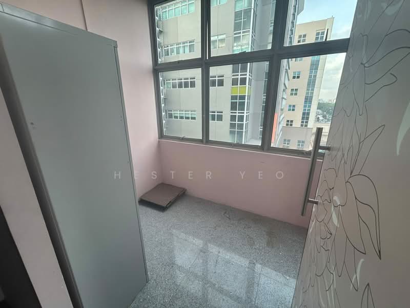 Bizlink Centre, 59 Ubi Avenue 1, 1,625 sqft, Light Industrial (B1) For Rent, by Hester Yeo, 500155831 - Balcony - CommercialGuru.com.sg