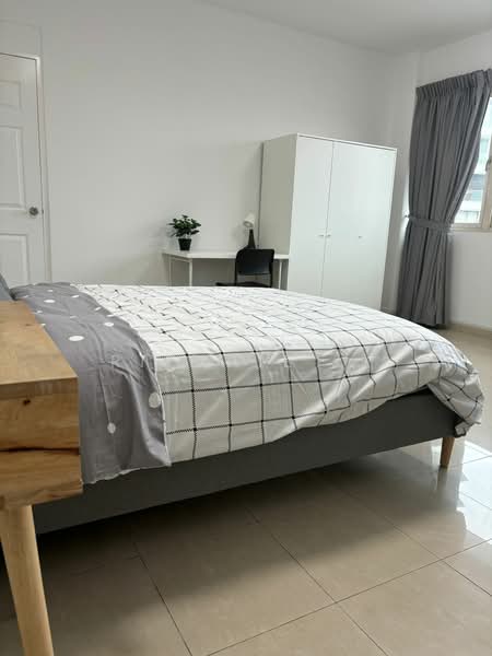 St Michael's Condo, 19 Saint Michael's Road, Room Rental, 350 sqft, Condominium For Rent, by Ritchie Li, 500155837 - Bedroom - PropertyGuru.com.sg