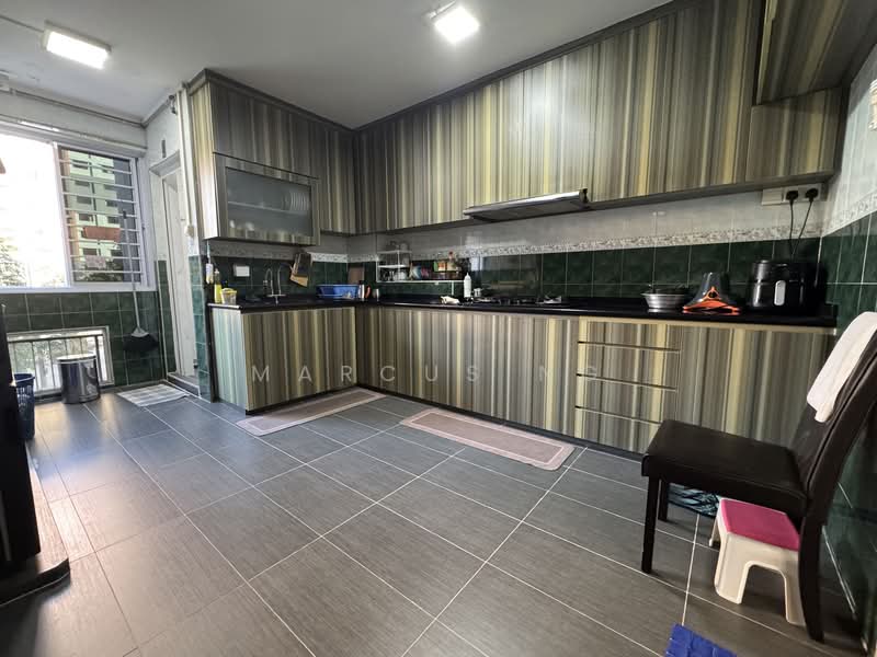 736 Jurong West Street 75, 736 Jurong West Street 75, 3 Bedrooms, 1,432 sqft, HDB Flat For Sale, by Marcus Ng, 500155843 - Kitchen - PropertyGuru.com.sg