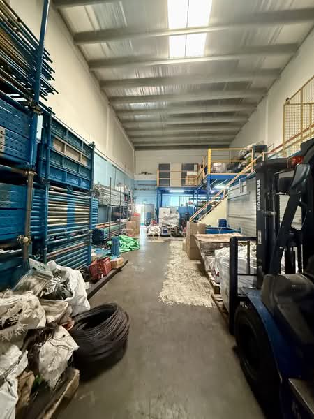 Pioneer Lot, 25 Benoi Road, 10,470 sqft, Light Industrial (B1) For Sale, by Yolanda Yu, 500155845 - Interior - CommercialGuru.com.sg