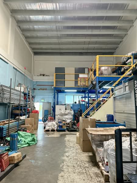Pioneer Lot, 25 Benoi Road, 10,470 sqft, Light Industrial (B1) For Sale, by Yolanda Yu, 500155845 - Interior - CommercialGuru.com.sg