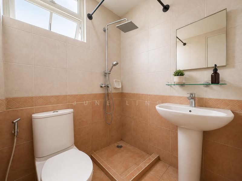 Estella Gardens, 29 Flora Road, 3 Bedrooms, 1,259 sqft, Condominium For Rent, by June Ling, 500155850 - Bathroom - PropertyGuru.com.sg