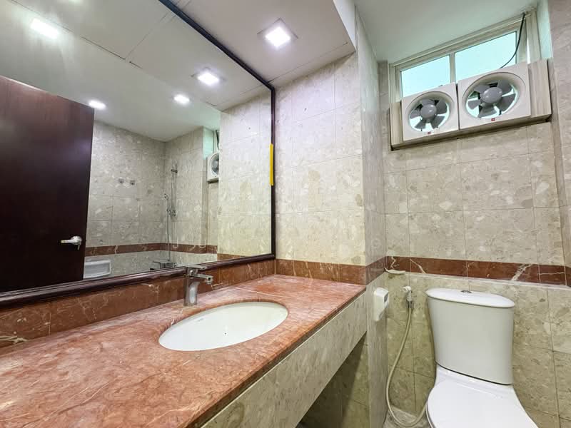 Estella Gardens, 29 Flora Road, 3 Bedrooms, 1,259 sqft, Condominium For Rent, by June Ling, 500155850 - Bathroom - PropertyGuru.com.sg