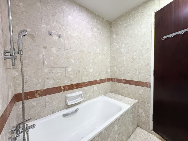 Estella Gardens, 29 Flora Road, 3 Bedrooms, 1,259 sqft, Condominium For Rent, by June Ling, 500155850 - Bathroom - PropertyGuru.com.sg