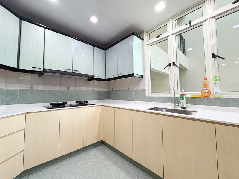 Estella Gardens, 29 Flora Road, 3 Bedrooms, 1,259 sqft, Condominium For Rent, by June Ling, 500155850 - Kitchen - PropertyGuru.com.sg