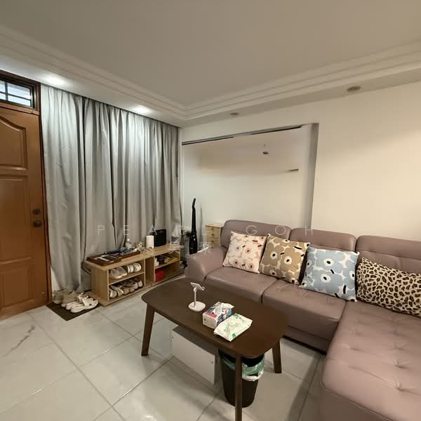 11 Holland Drive, 11 Holland Drive, 2 Bedrooms, 700 sqft, HDB Flat For Sale, by Pearl Goh 吴素菁, 500155851 - Living Room - PropertyGuru.com.sg