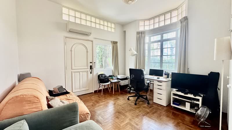 Serangoon Garden Estate Detached House, Chiselhurst Grove, Carisbrooke Grove, Colchester Grove, Serangoon Garden Way,, 6 Bedrooms, 3,400 sqft, Detached House For Rent, by Jeremy Pher, 500155853 - Study - PropertyGuru.com.sg