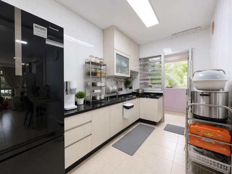 211B Compassvale Lane, 211B Compassvale Lane, 3 Bedrooms, 1,001 sqft, HDB Flat For Sale, by Nate Lim, 500155855 - Kitchen - PropertyGuru.com.sg
