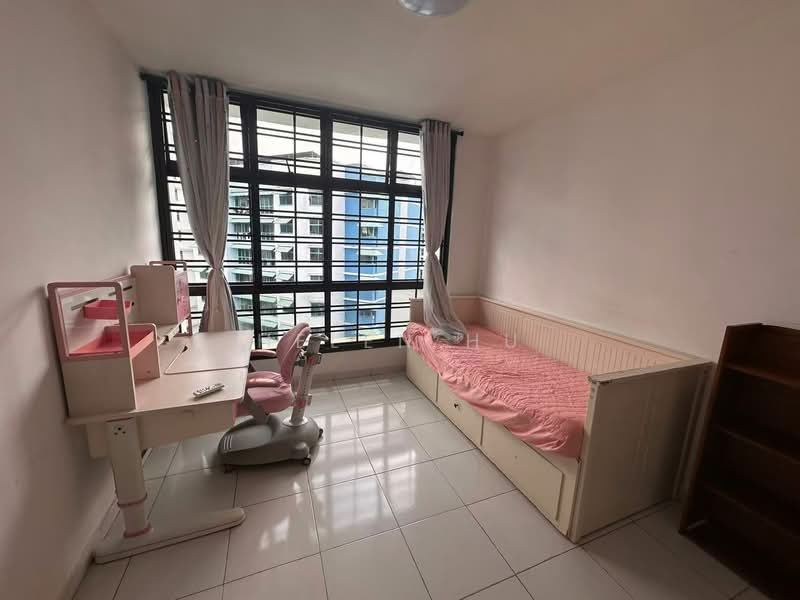 471 Segar Road, 471 Segar Road, 3 Bedrooms, 1,399 sqft, HDB Flat For Sale, by Helen HU, 500155868 - Bedroom - PropertyGuru.com.sg