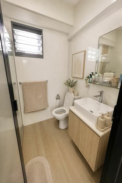 683A Edgedale Plains, 683A Edgedale Plains, 3 Bedrooms, 1,001 sqft, HDB Flat For Sale, by Hui Si Ser, 500155906 - Bathroom - PropertyGuru.com.sg