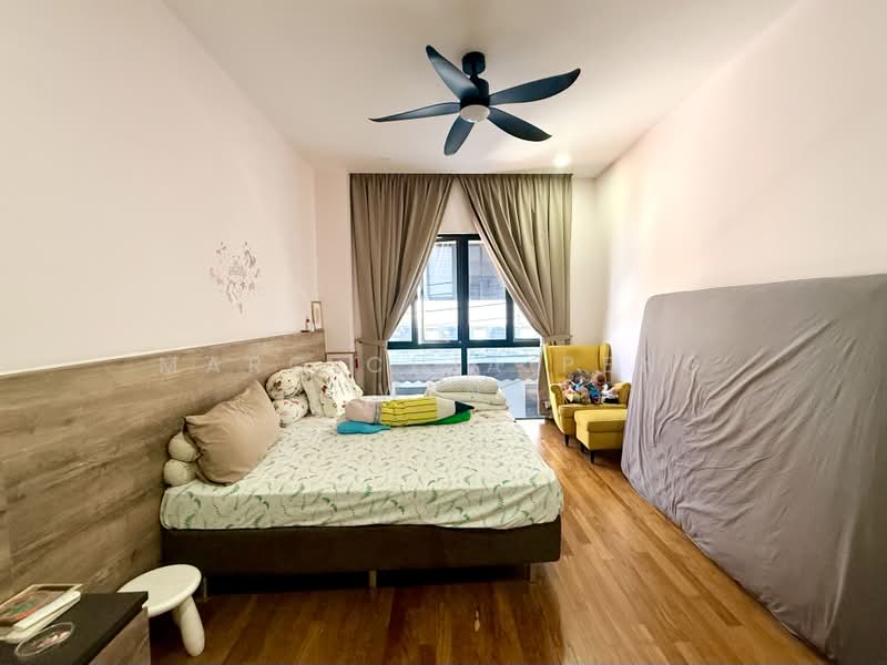 Almost New Inter For Sale - Move In Condition, Conway Grove/ Chiselhurst Grove/ Coniston Grove, 5 Bedrooms, 3,700 sqft, Terraced House For Sale, by Marc Chia Peng Wen, 500155907 - Bedroom - PropertyGuru.com.sg