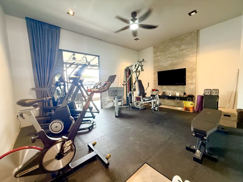 Almost New Inter For Sale - Move In Condition, Conway Grove/ Chiselhurst Grove/ Coniston Grove, 5 Bedrooms, 3,700 sqft, Terraced House For Sale, by Marc Chia Peng Wen, 500155907 - Gym - PropertyGuru.com.sg