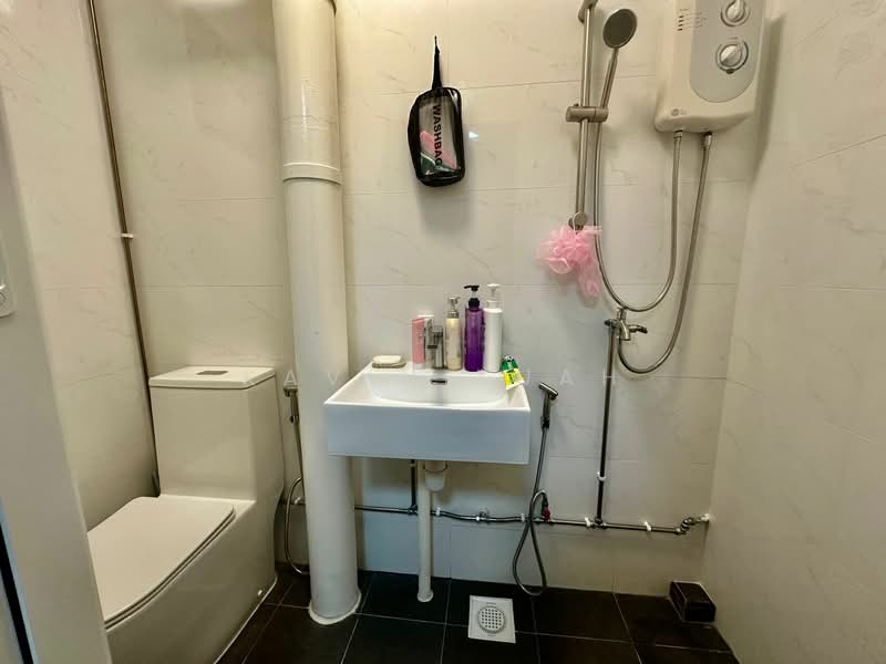 524 Serangoon North Avenue 4, 524 Serangoon North Avenue 4, 3 Bedrooms, 1,119 sqft, HDB Flat For Sale, by Kavin Kuah, 500155908 - Bathroom - PropertyGuru.com.sg