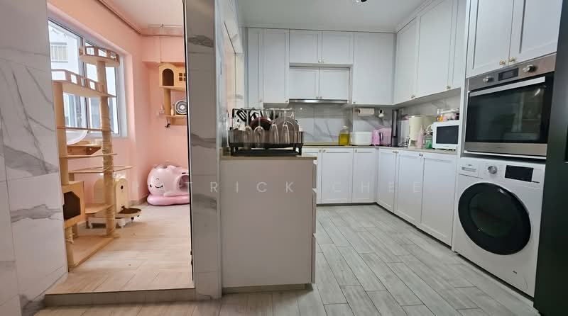 351 Tampines Street 33, 351 Tampines Street 33, 3 Bedrooms, 1,130 sqft, HDB Flat For Sale, by Patrick Chee, 500155926 - Kitchen - PropertyGuru.com.sg