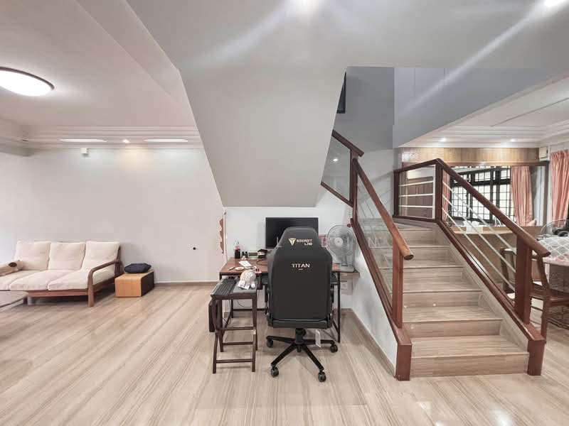 836 Yishun Street 81, 836 Yishun Street 81, 4 Bedrooms, 1,571 sqft, HDB Flat For Sale, by Avril Bin, 500155932 - Living Room - PropertyGuru.com.sg