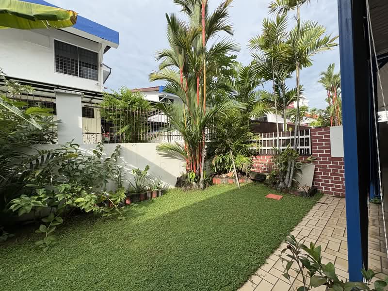 D19 Rare BIG Plot Freehold 3-Storey Semi-D, Off Upper Serangoon Road, 6 Bedrooms, 4,630 sqft, Semi-Detached House For Sale, by Peck Chai Ping, 500155954 - Backyard - PropertyGuru.com.sg