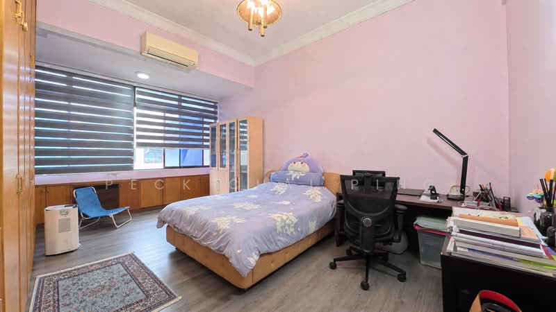D19 Rare BIG Plot Freehold 3-Storey Semi-D, Off Upper Serangoon Road, 6 Bedrooms, 4,630 sqft, Semi-Detached House For Sale, by Peck Chai Ping, 500155954 - Bedroom - PropertyGuru.com.sg