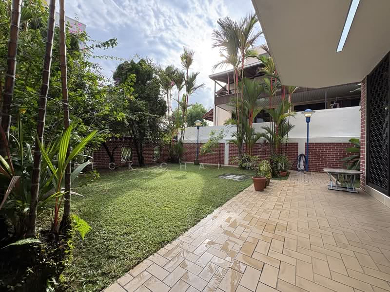 D19 Rare BIG Plot Freehold 3-Storey Semi-D, Off Upper Serangoon Road, 6 Bedrooms, 4,630 sqft, Semi-Detached House For Sale, by Peck Chai Ping, 500155954 - Garden - PropertyGuru.com.sg