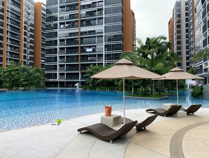 Coco Palms, 21 Pasir Ris Grove, 1 Bedroom, 463 sqft, Condominium For Rent, by Joseph Lim, 500155971 - Pool - PropertyGuru.com.sg
